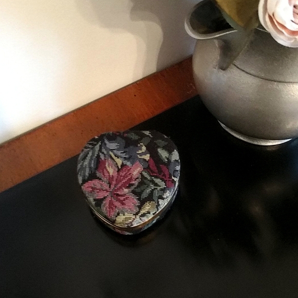 Vintage Travel Jewelry Box - Picture 1 of 3